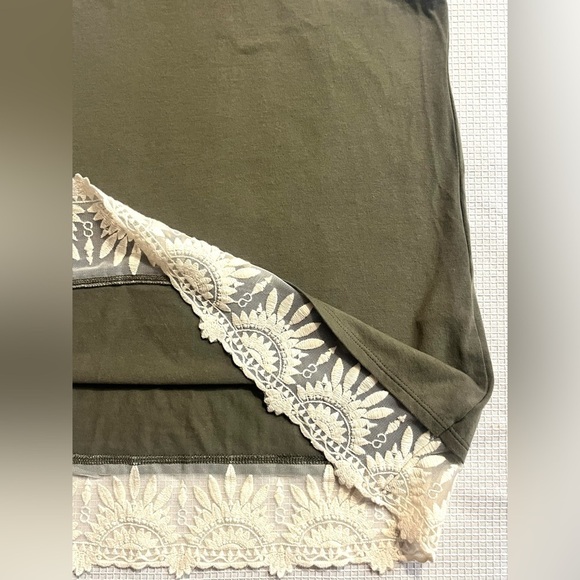 Hollister Women’s Olive Green Tank Top with Lace Hem Size XS - Picture 9 of 13